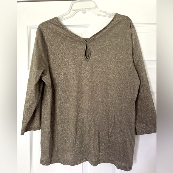 Chicos, Size 3/XL, gold shimmer blouse with keyhole detail on back - Picture 2 of 5
